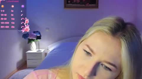 Mellina online show from March 4, 8:37 pm