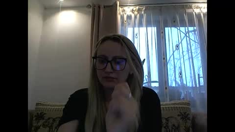 Melly online show from March 23, 2:12 pm