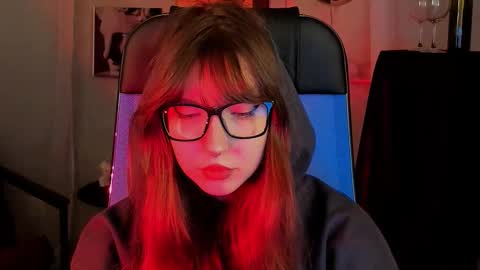 Mia online show from October 15, 3:14 pm