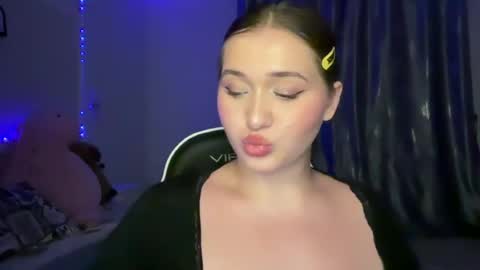 Kitten online show from July 15, 10:25 pm