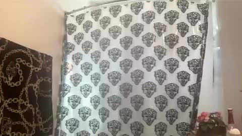 miaaheart online show from April 17, 5:26 pm