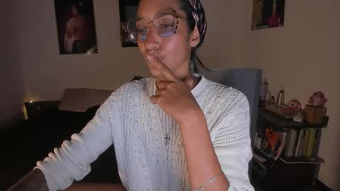 Mia Sandoval online show from March 20, 1:49 pm