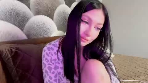 Mia online show from July 10, 4:24 am