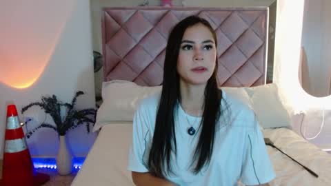 Mia Dark online show from November 3, 3:43 am