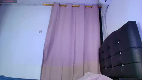Mia online show from May 15, 11:40 pm