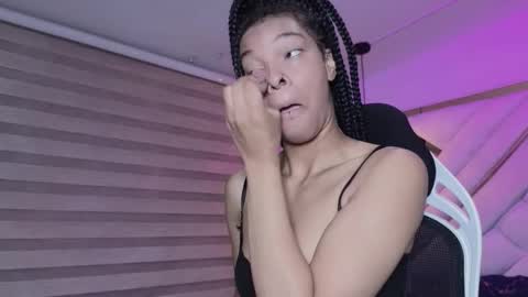 Mia online show from March 24, 3:45 am