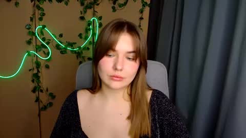 mia_lemm online show from April 9, 7:03 am