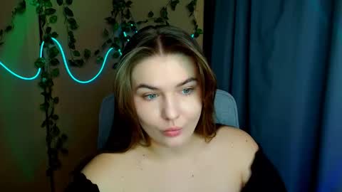 mia_lemm online show from March 18, 7:46 am