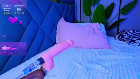 Mia online show from March 28, 8:19 pm