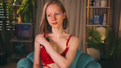 Mia online show from July 9, 6:21 pm