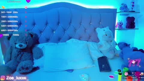 Mia online show from June 12, 3:03 am