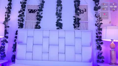 Mia online show from March 28, 11:32 am