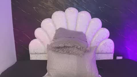 Mia online show from March 24, 12:10 pm