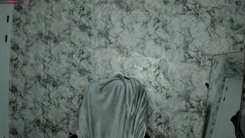 Mia online show from April 1, 6:38 pm