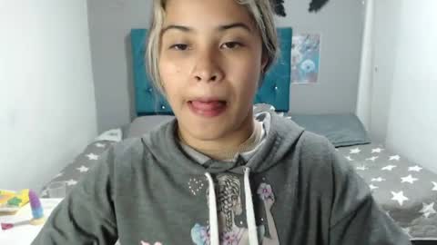 miacumgirl online show from April 6, 12:17 pm