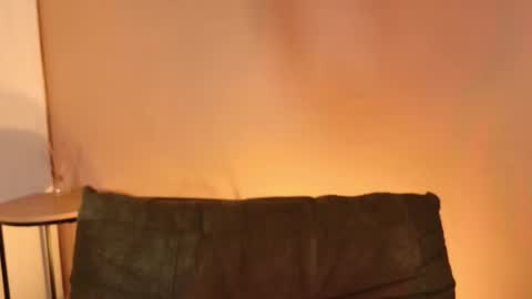 Mia online show from March 8, 2:32 pm