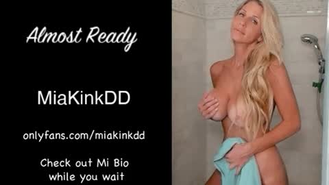 Mia online show from June 21, 3:16 pm