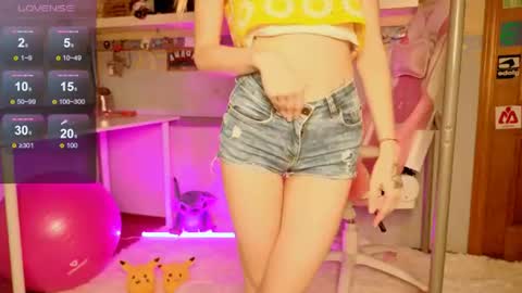MiaMoon online show from June 11, 6:10 am
