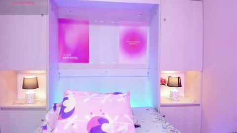 miaturnerr_ online show from April 26, 3:59 am