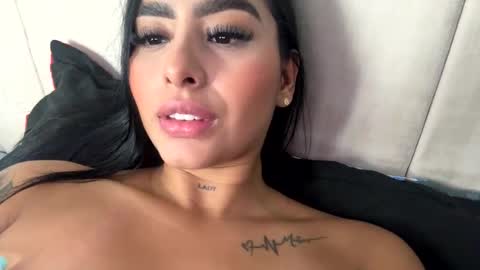 miaveloura online show from May 23, 6:34 am