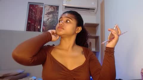 miel online show from March 5, 12:45 pm