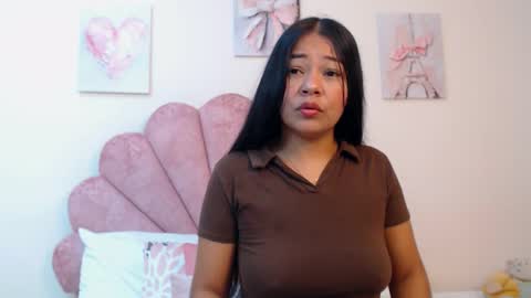 mila_adamss online show from May 10, 11:23 am