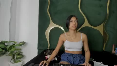 mila_petiteasm online show from July 13, 12:50 pm