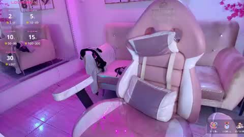 Mila  online show from July 31, 8:10 pm