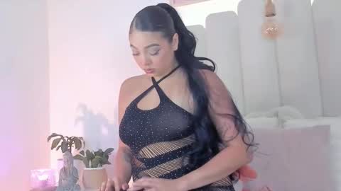mila_stark333 online show from April 5, 6:01 am