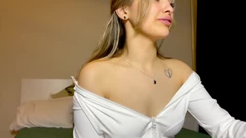 mileyy_cutee online show from May 2, 11:19 pm