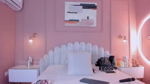 millie  online show from April 22, 3:25 am