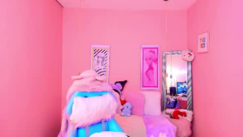 milu_carbajal_x online show from March 8, 1:26 pm