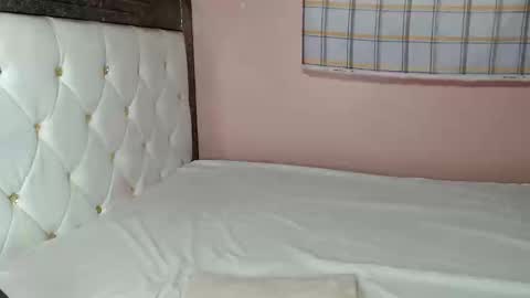 mimiebony online show from April 9, 6:52 am