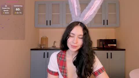 Minnie online show from April 5, 5:50 am