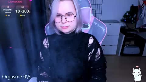 Kira online show from March 5, 6:59 pm