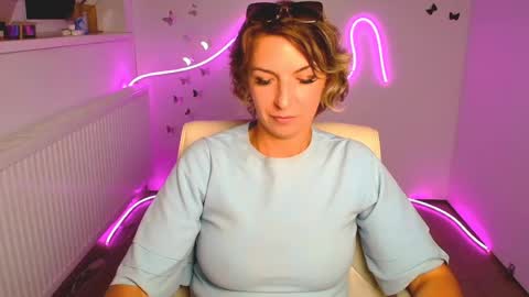 Mishelle online show from July 25, 3:30 pm