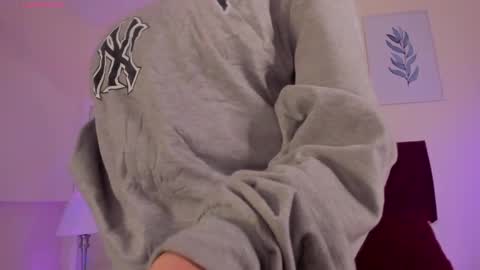 Amanda Reyes online show from April 9, 12:43 pm