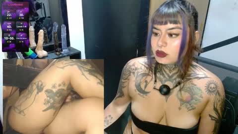 miss_clover online show from March 25, 11:57 am