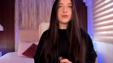Natalia Aristizbal online show from June 22, 12:02 pm
