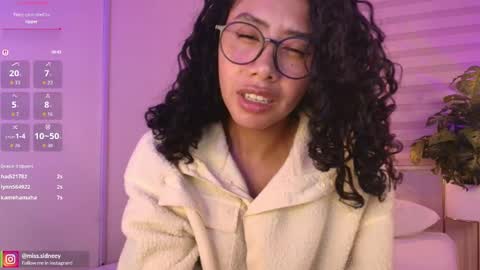 Amy Olivera online show from May 29, 1:09 pm