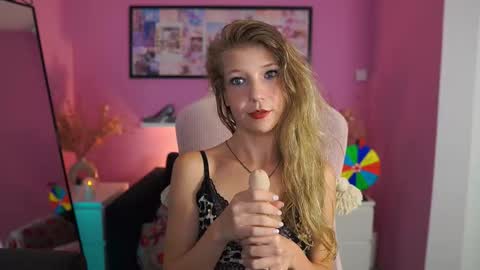 Melissa online show from September 15, 8:49 pm