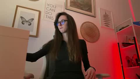 misslalii online show from March 10, 5:17 pm