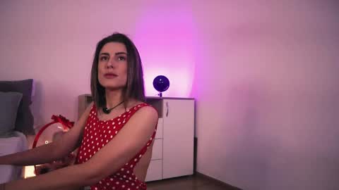 Lullu online show from May 27, 12:24 pm