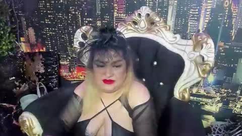 QueenT online show from November 28, 11:41 pm