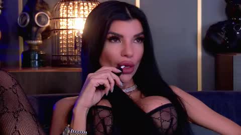 Elenia online show from March 7, 1:40 pm