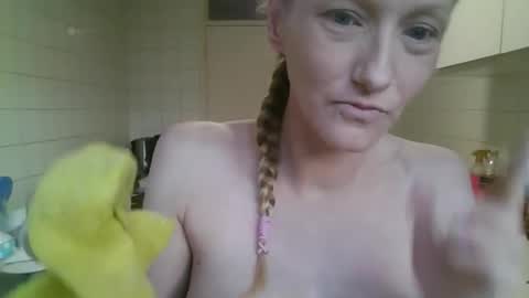 mistressmilly32 online show from May 12, 7:20 pm