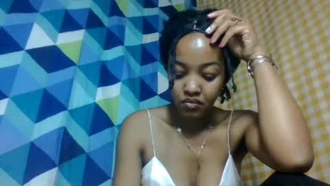 mmyriame online show from July 28, 7:39 pm