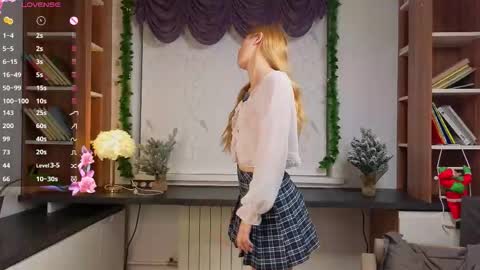 Laura online show from January 19, 1:35 am