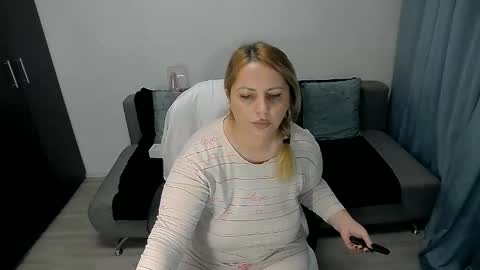 erika online show from November 5, 7:46 am