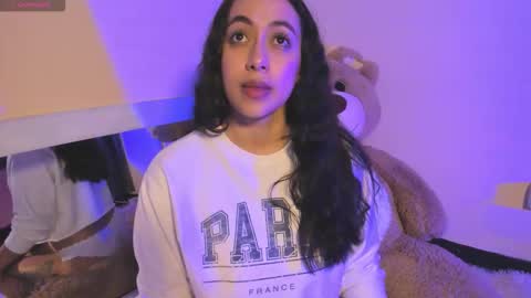 M o L l i E  online show from March 11, 12:26 am